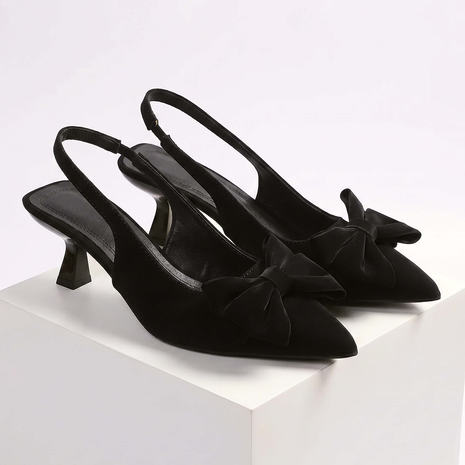 Vionne Bow Heels